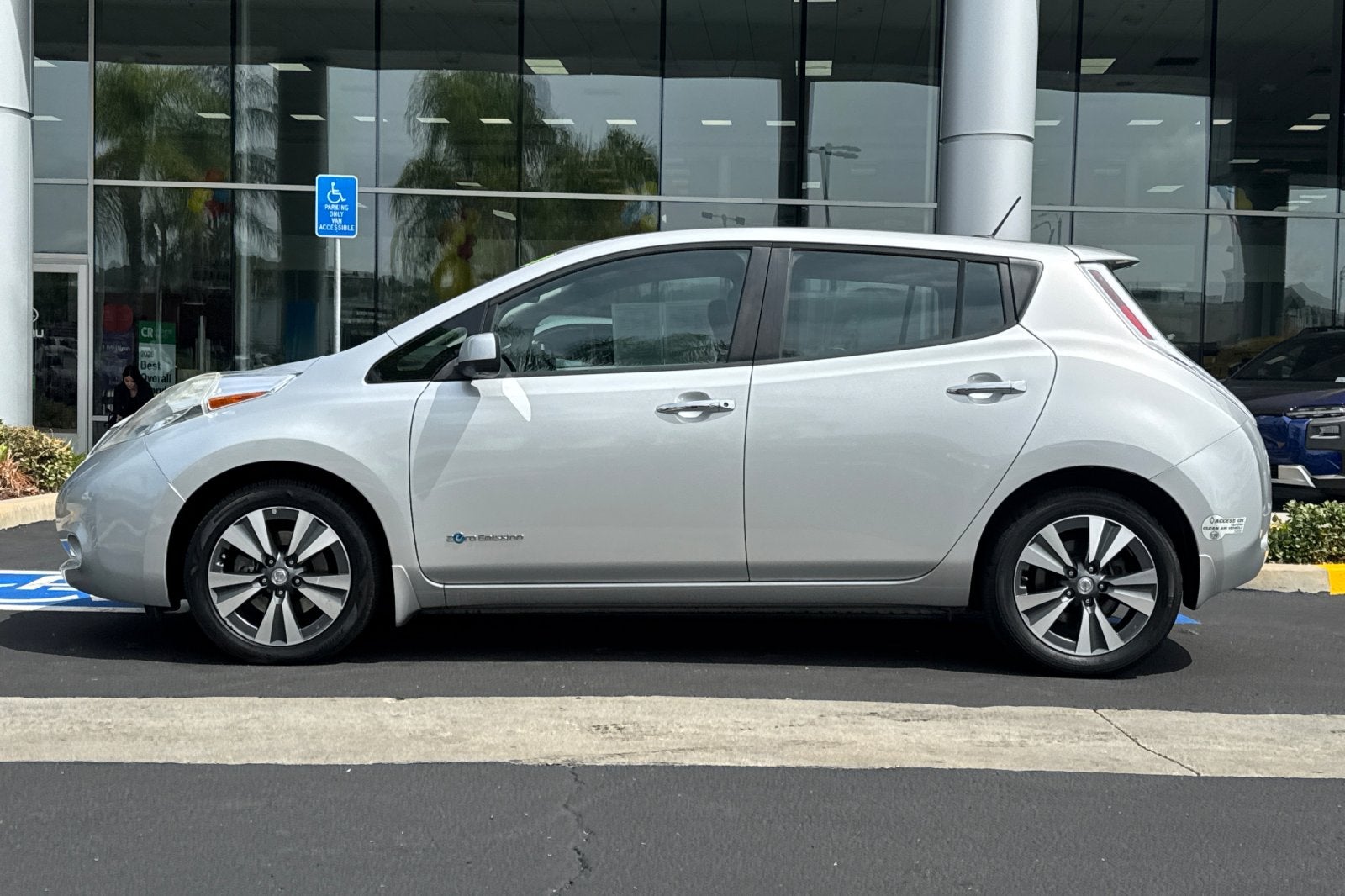 2015 Nissan LEAF SL