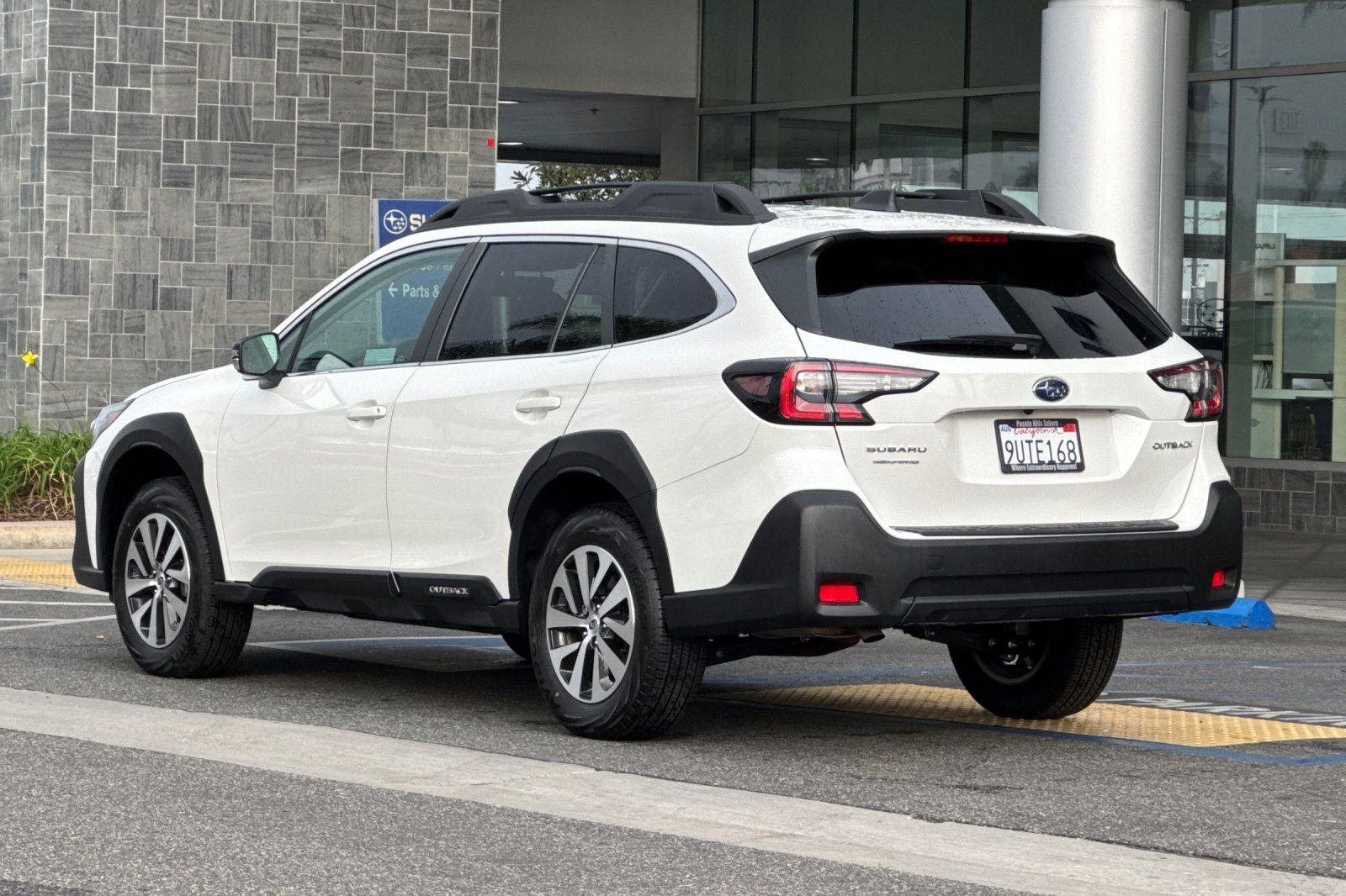 2025 Subaru Outback Premium