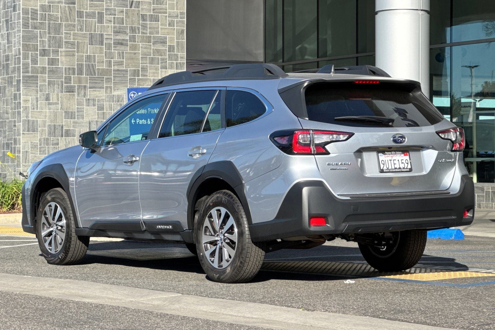 2025 Subaru Outback Premium