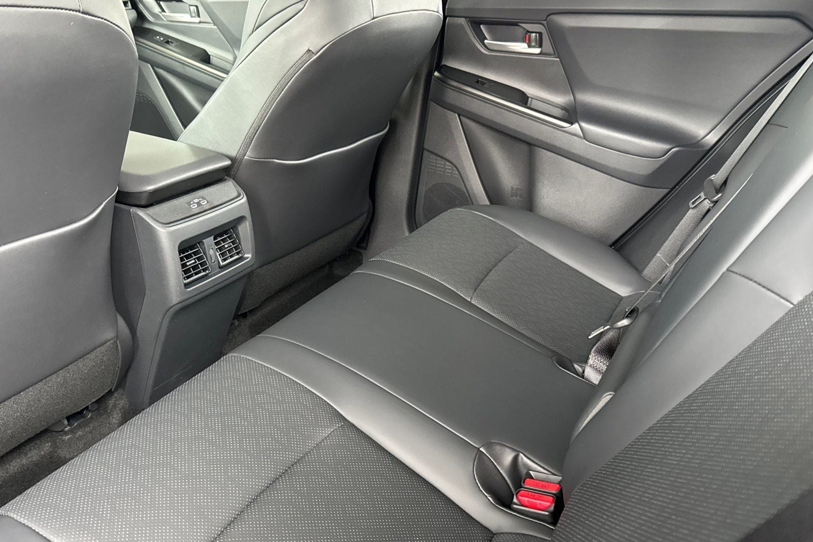 2026 Subaru Uncharted Sport