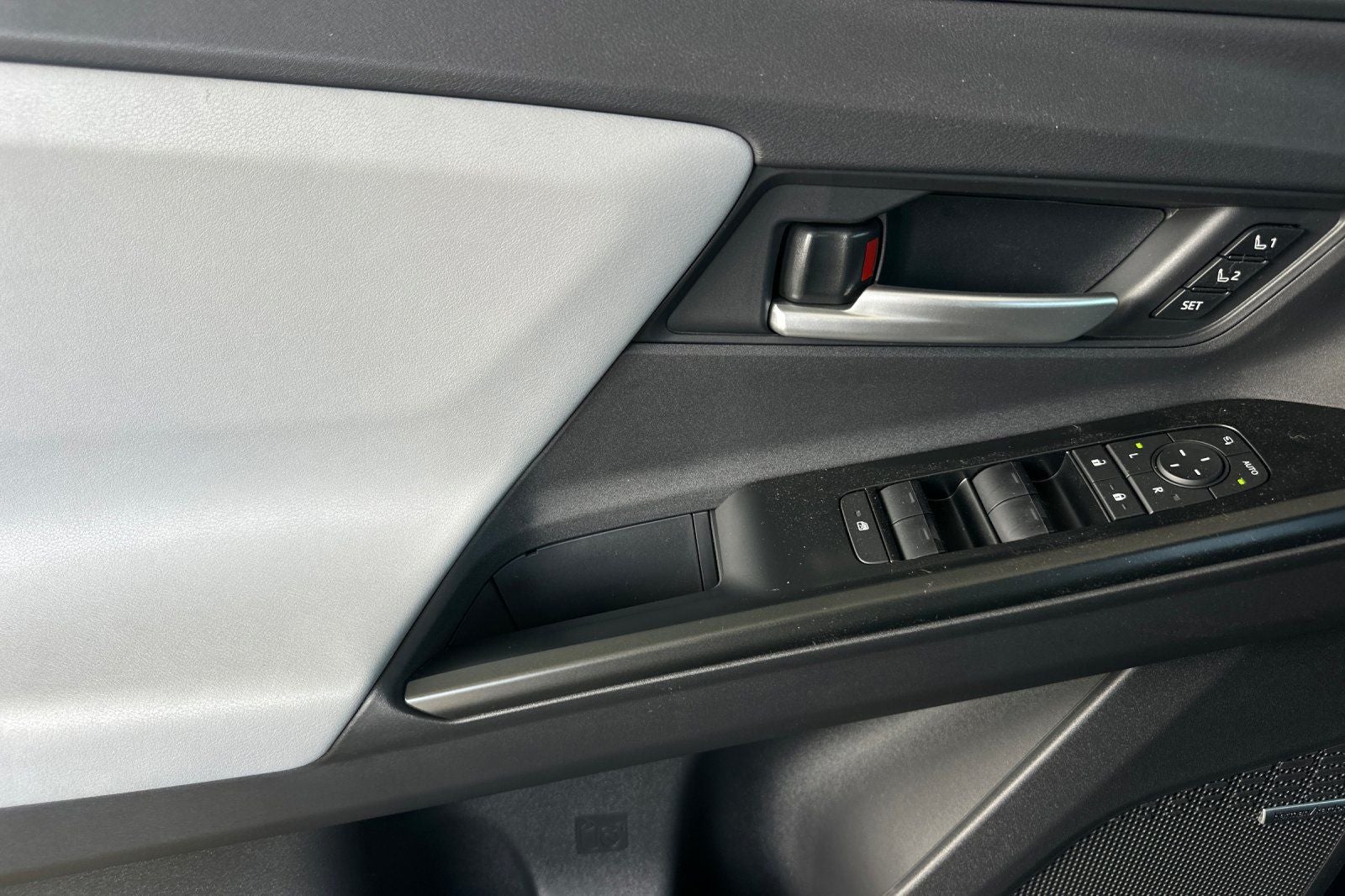 2026 Subaru Solterra Limited